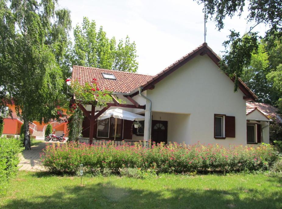 Villa Patio Экстерьер фото